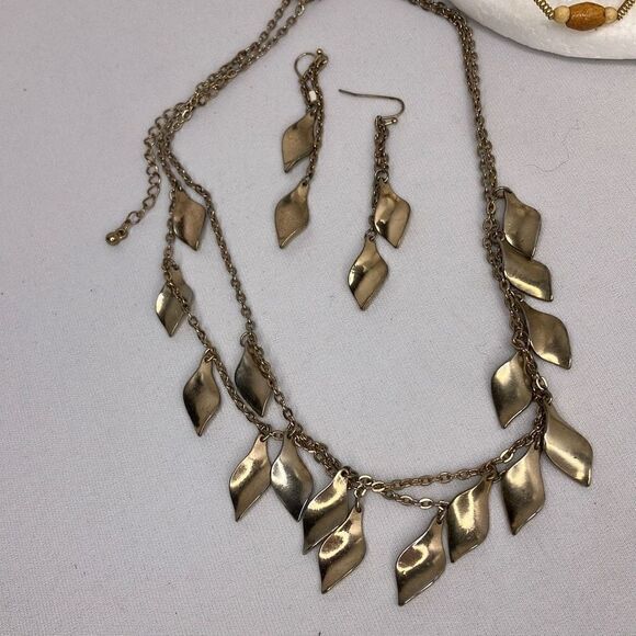 Womens Accessories 4 Bundled Set Necklace and Earrings Boho Dangling - Picture 5 of 9